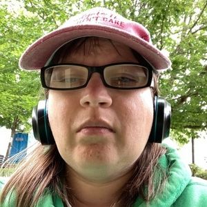 Meet your Posher, Crystal